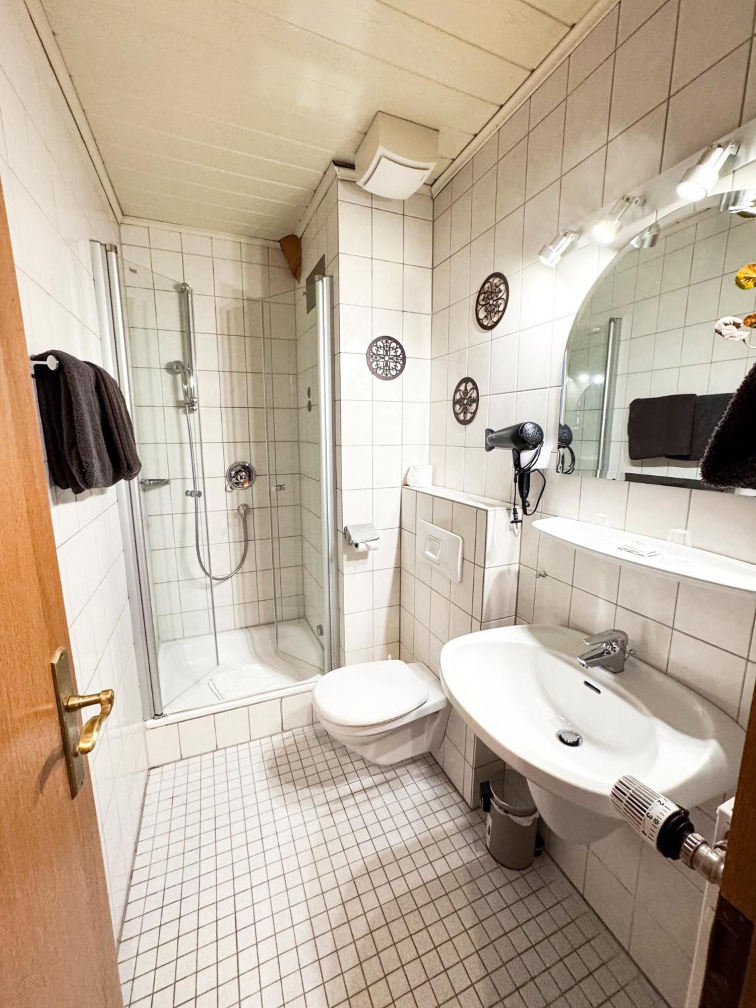 Hotel Guelser Weinstube Кобленц Екстериор снимка