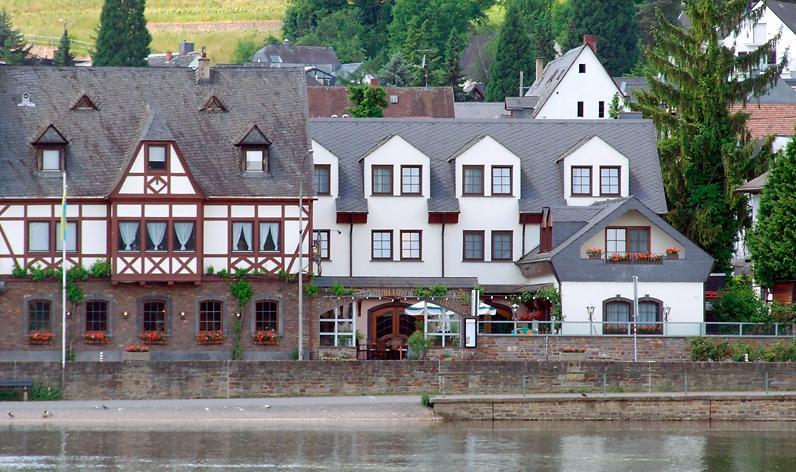 Hotel Guelser Weinstube Кобленц Екстериор снимка